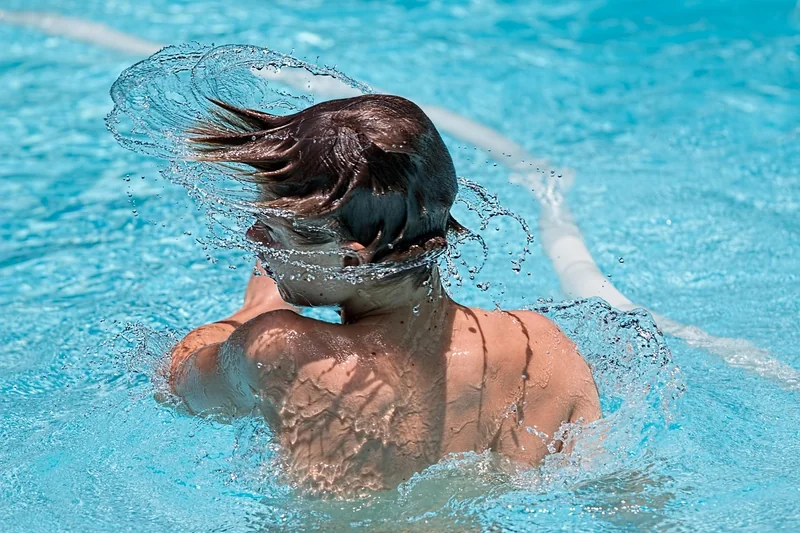 Comment garder propre l’eau d’une piscine tubulaire ?