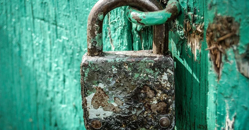 Les normes de sécurité suisses que votre serrurier devrait connaître