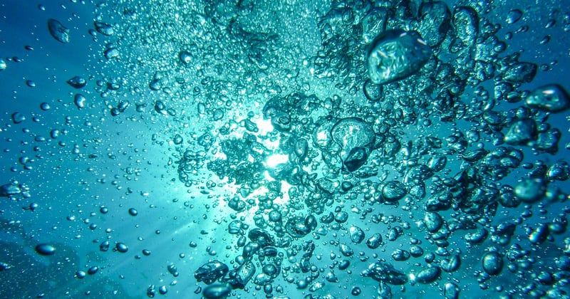 Air dans la pompe piscine : 5 causes et solutions rapides